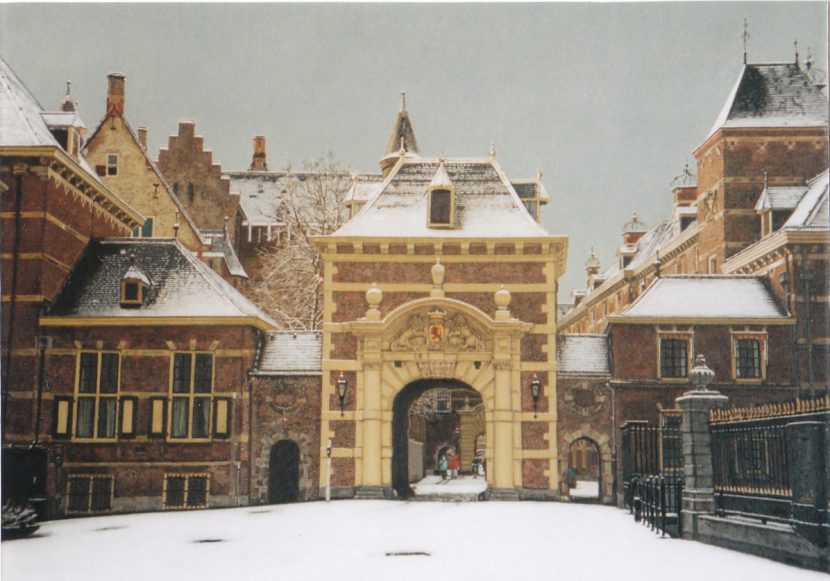 61. Binnenhof in de sneeuw
